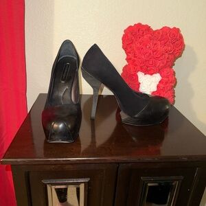 BCBG MAX AZRIA MAYDA
PLATFORM PUMP